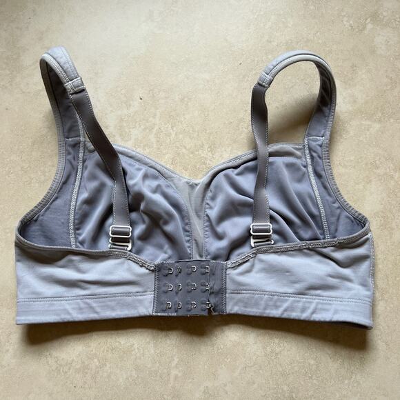 Lululemon Ta Ta Tamer Bra Workout Athletic Sports Bra Light Blue Gray Size 34C - Picture 4 of 6